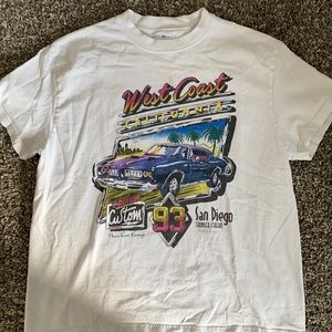 BRANDY MELVILLE OVERSIZED WEST COAST TEE